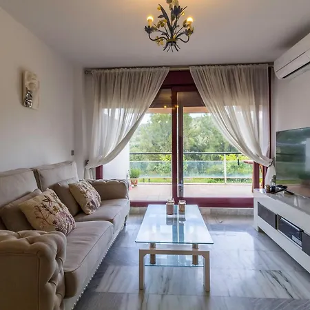 Apartment En Benahavis *